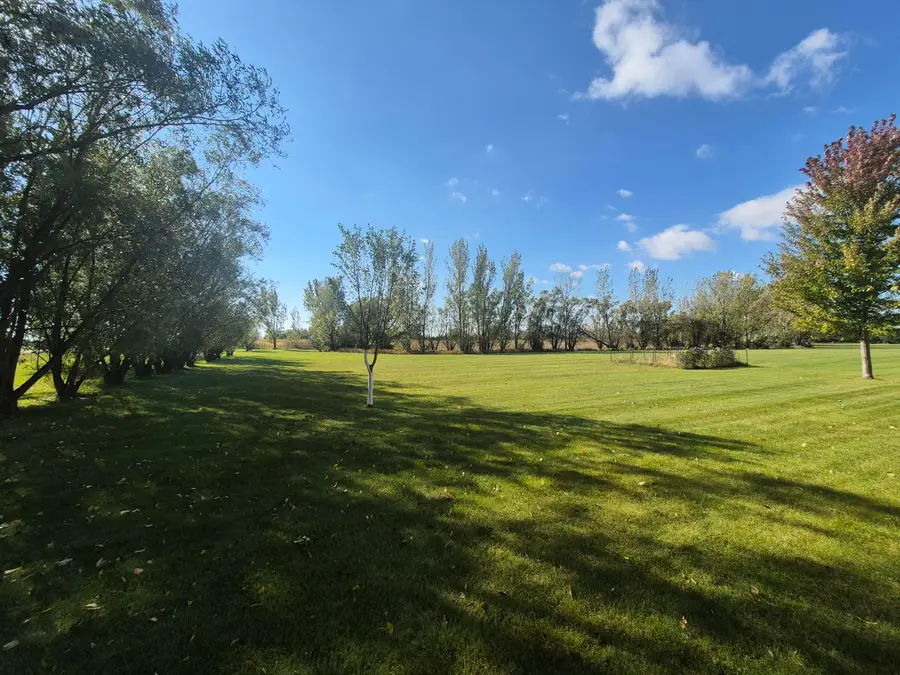 2005 NW 20th Avenue, Aberdeen, SD 57401 - #2