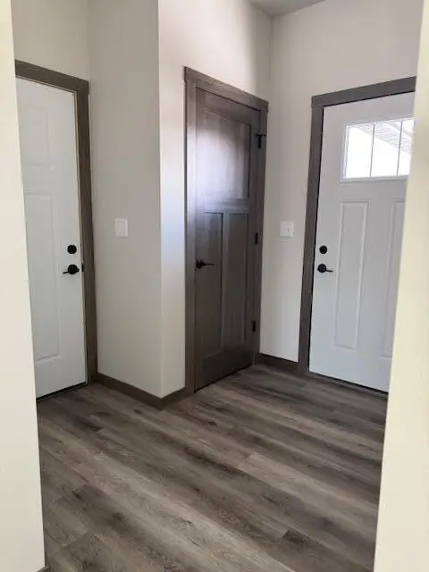 1121 NE 34th Avenue, Aberdeen, SD 57401 - #2