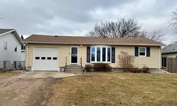 12 S Illinois Street, Aberdeen, SD 57401