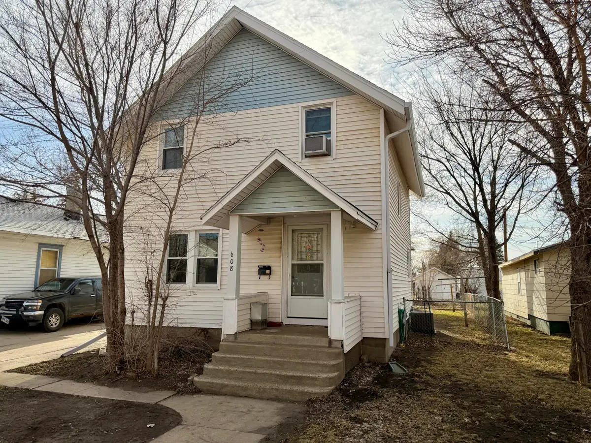 608 S 9th Street, Aberdeen, SD 57401 - #1