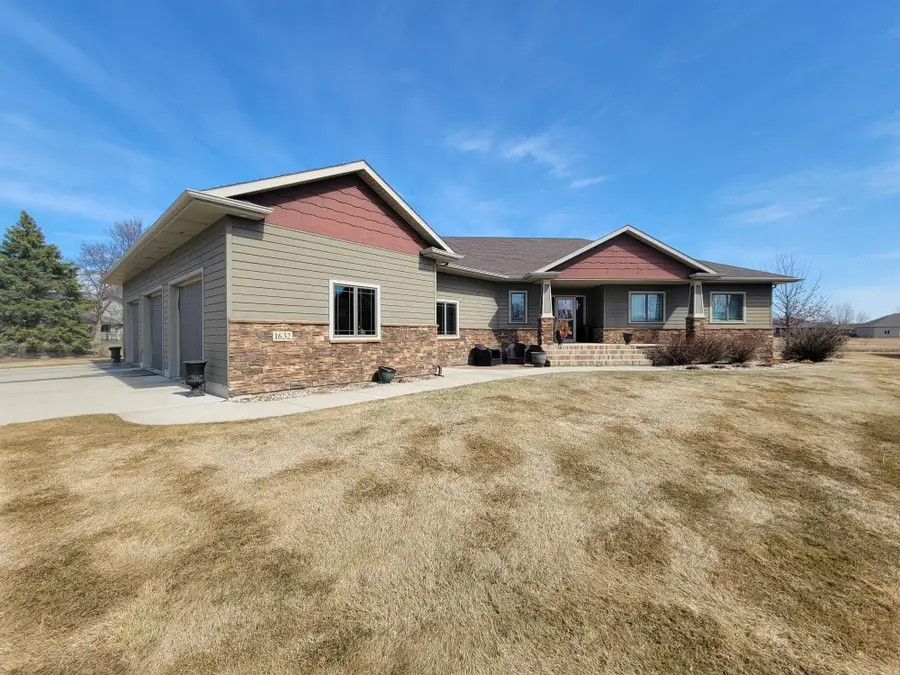 1632 Werth Court, Aberdeen, SD 57401 - #2