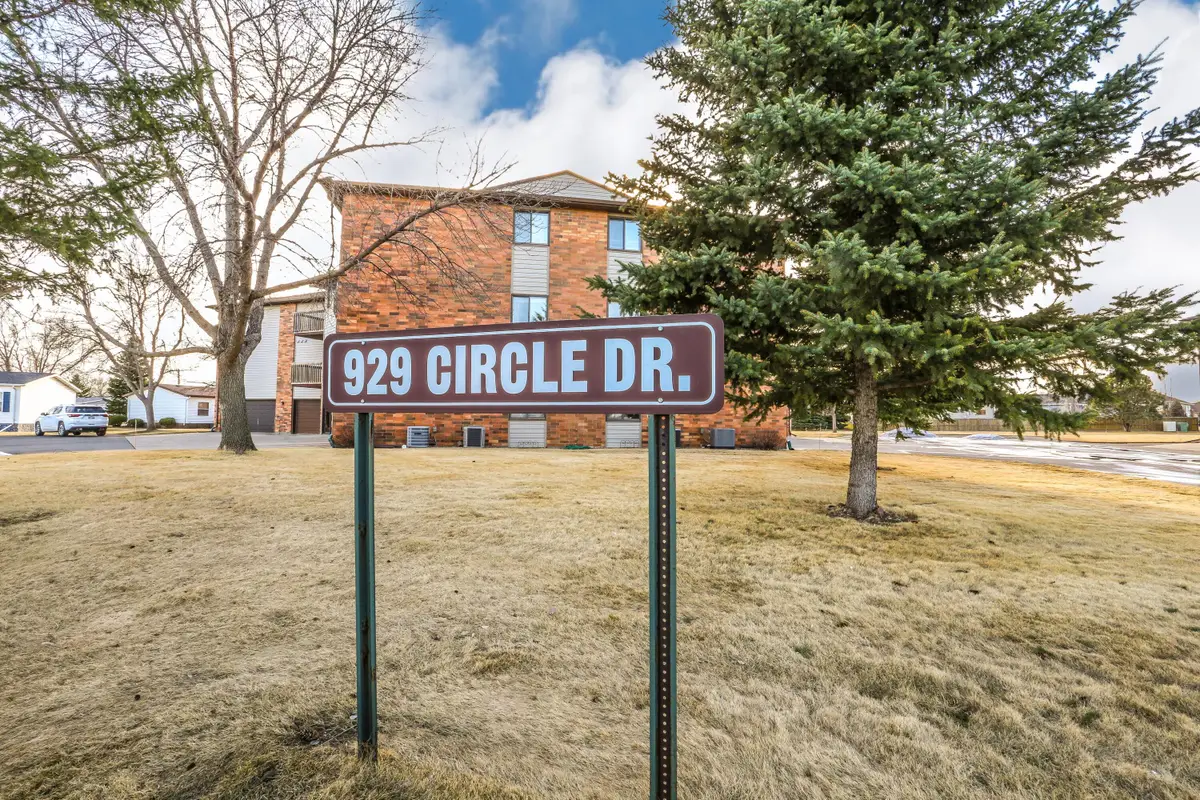929 Circle Drive, Aberdeen, SD 57401 - #1