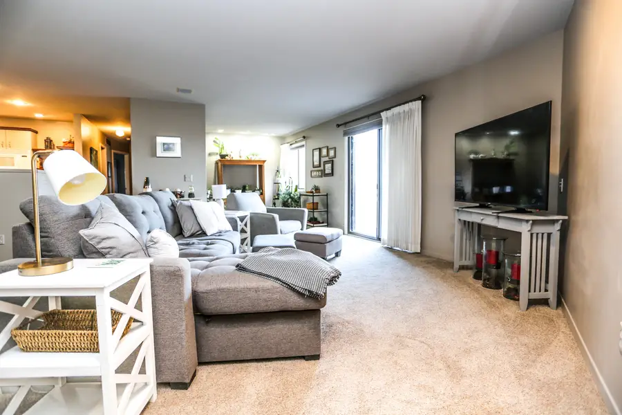 929 Circle Drive, Aberdeen, SD 57401 - #3