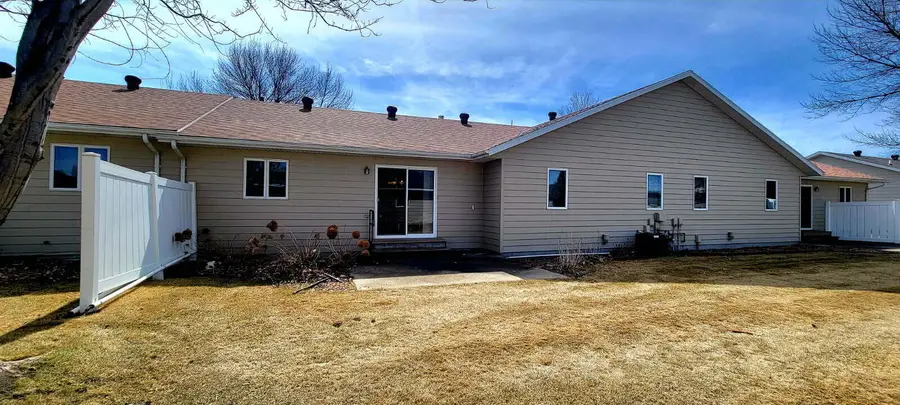 2207 SE Crystal Avenue, Aberdeen, SD 57401 - #2
