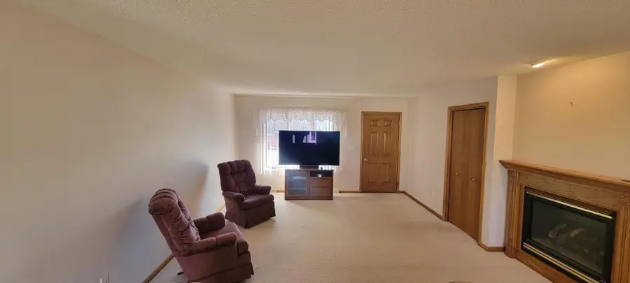 2207 SE Crystal Avenue, Aberdeen, SD 57401 - #3