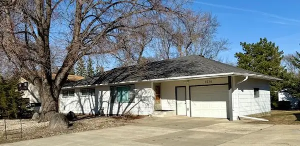 1516 N Dakota Street, Aberdeen, SD 57401