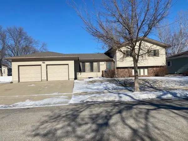 2313 SE 14th Avenue, Aberdeen, SD 57401