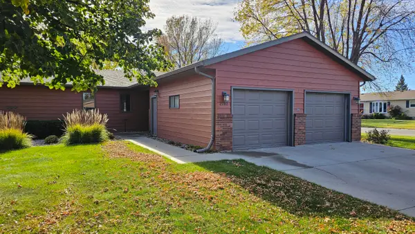 2702 Railroad Circle, Aberdeen, SD 57401