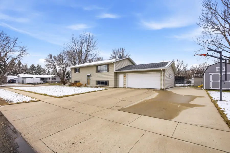 2013 14th Avenue, Aberdeen, SD 57401 - #2