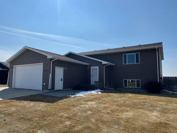 2214 S Lawson Street, Aberdeen, SD 57401