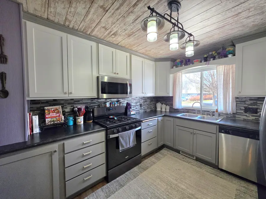 313 Park Avenue, Aberdeen, SD 57401 - #3