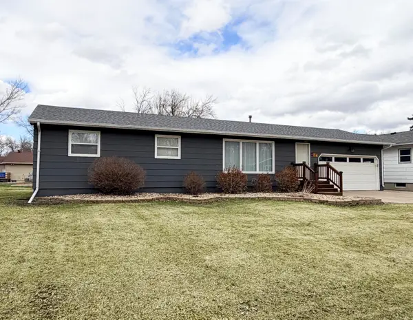 621 NE 17th Avenue, Aberdeen, SD 57401