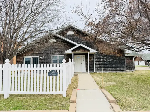 1307 N Dakota Street, Aberdeen, SD 57401