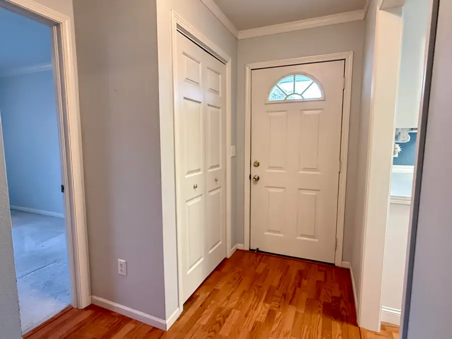 1307 N Dakota Street, Aberdeen, SD 57401 - #2