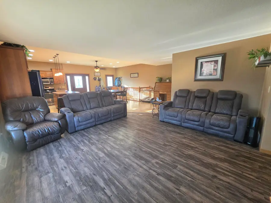 1204 SW 8th Avenue, Aberdeen, SD 57401 - #2