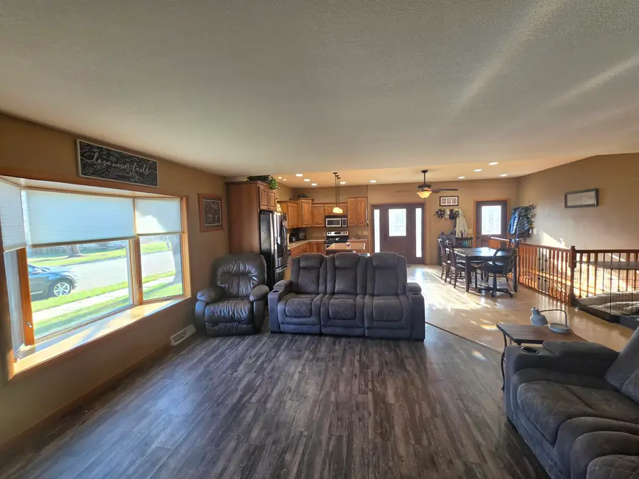 1204 SW 8th Avenue, Aberdeen, SD 57401 - #3