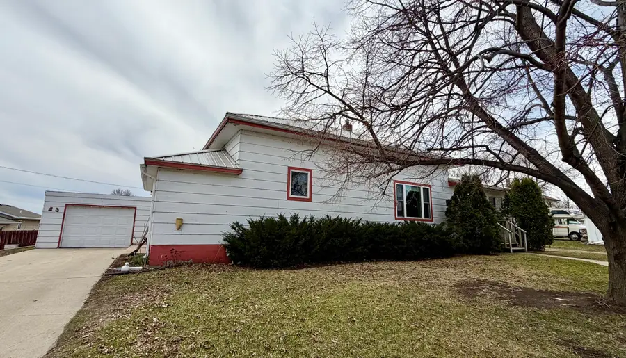 306 Seward Avenue, Roscoe, SD 57471 - #2