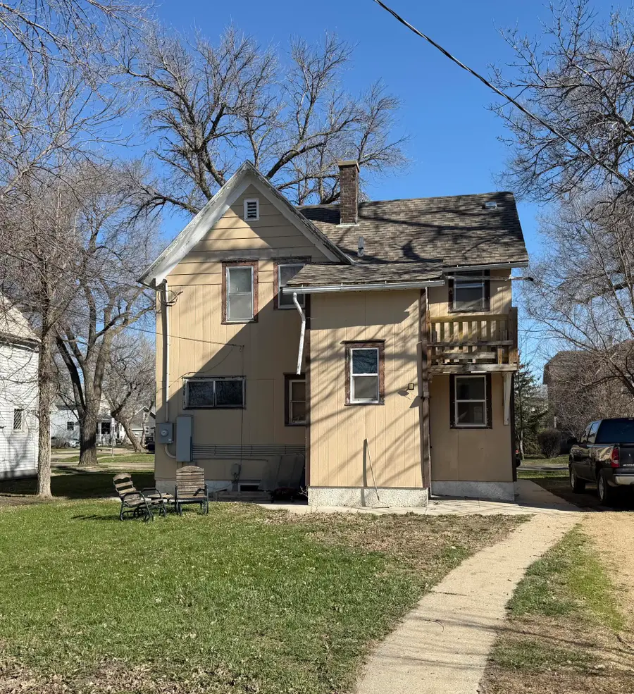 19 SW 8th Avenue, Aberdeen, SD 57401 - #2