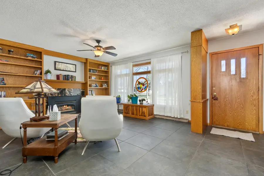 1869 Eisenhower Circle, Aberdeen, SD 57401 - #2