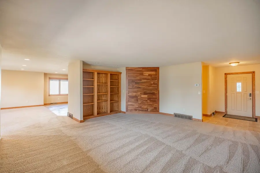 1415 Birchwood Lane, Aberdeen, SD 57401 - #3