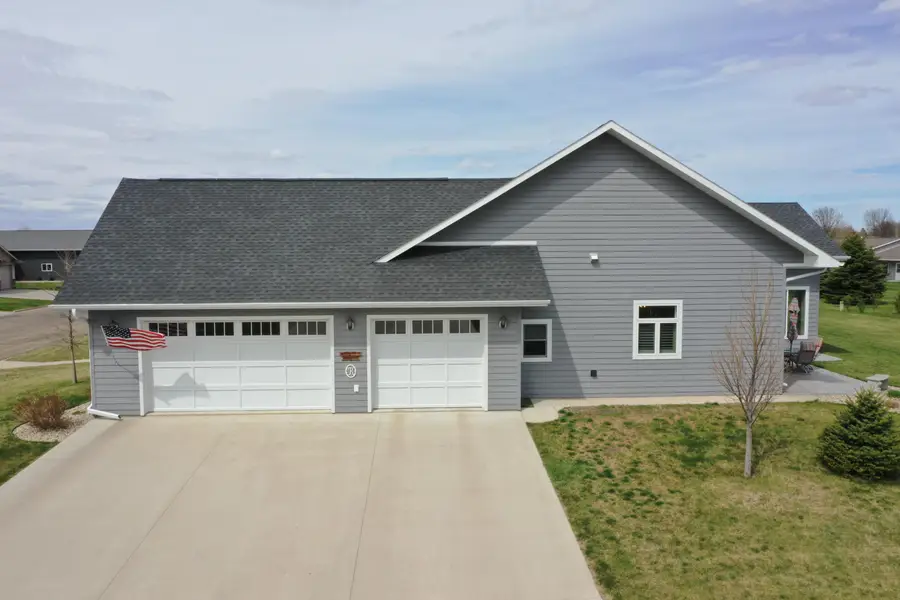 1127 W 6th Street, Redfield, SD 57469 - #2