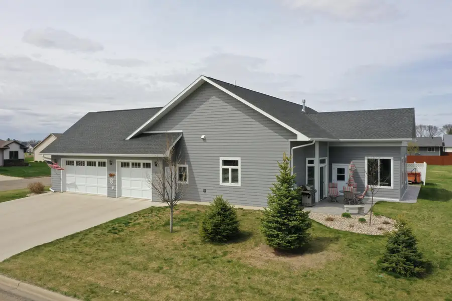 1127 W 6th Street, Redfield, SD 57469 - #3