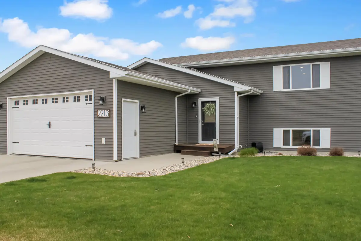 2213 S Merton Street, Aberdeen, SD 57401 - #1