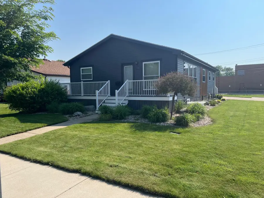 902 N Penn Street, Aberdeen, SD 57401 - #2