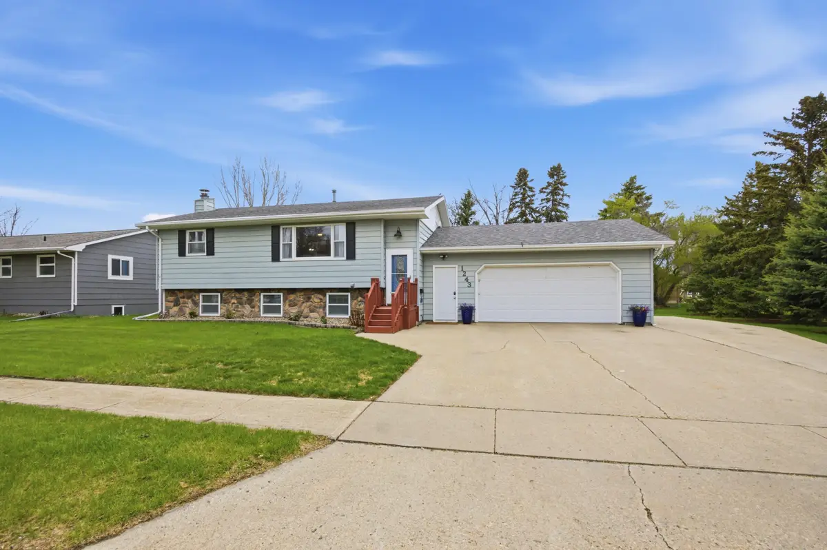 1243 NE Apollo Avenue, Aberdeen, SD 57401 - #1