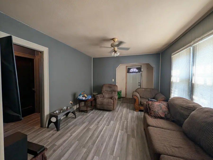 1105 N Main Street, Mobridge, SD 57601 - #3