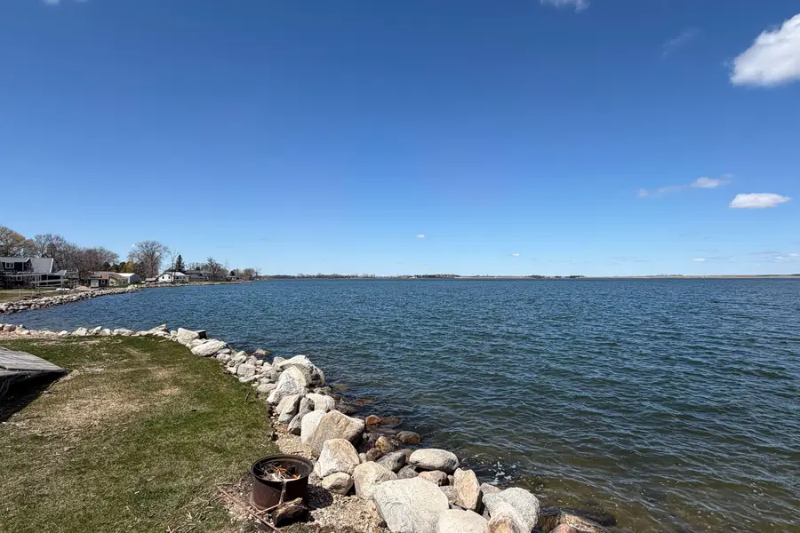 272 E Lakeshore Drive, Waubay, SD 57273 - #3
