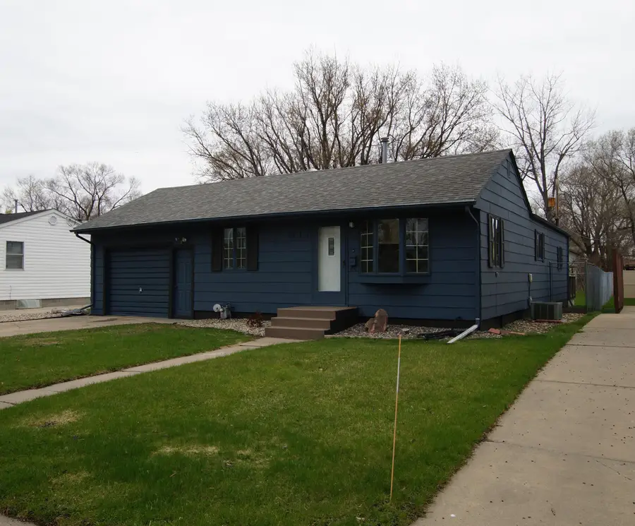 911 S Aldrich Street, Aberdeen, SD 57401 - #2