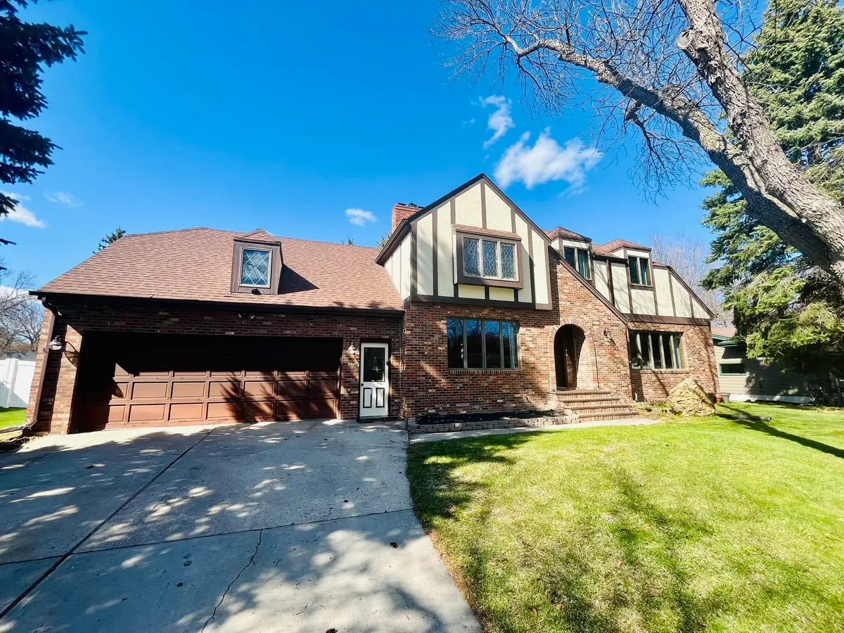 407 NE 17th Avenue, Aberdeen, SD 57401 - #1