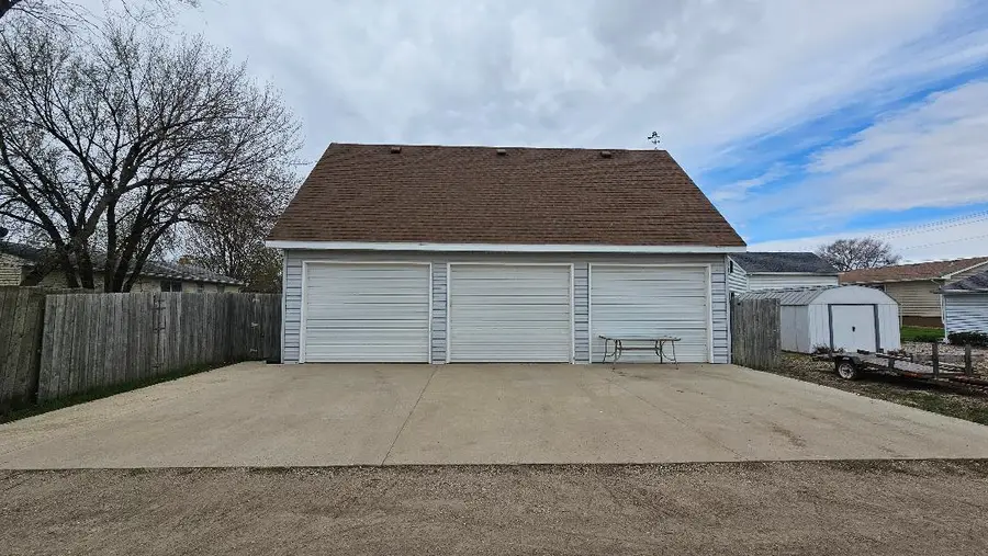 817 S 10th Street, Aberdeen, SD 57401 - #2