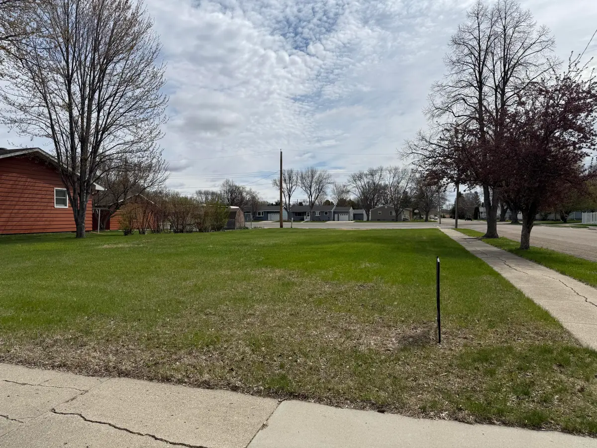 620 15th Avenue, Aberdeen, SD 57401 - #1