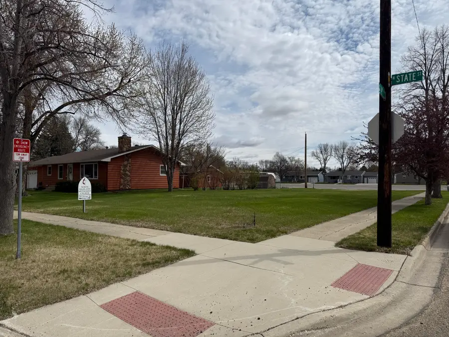 620 15th Avenue, Aberdeen, SD 57401 - #2