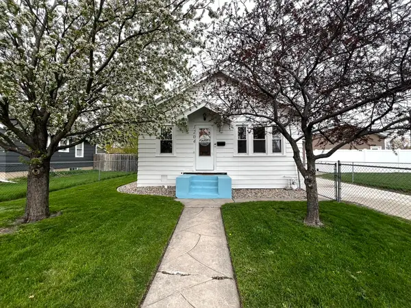 1204 S 2nd Street, Aberdeen, SD 57401