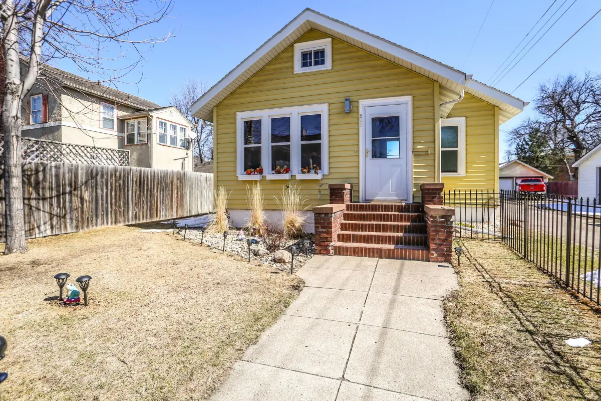 811 S Washington Street, Aberdeen, SD 57401 - #1