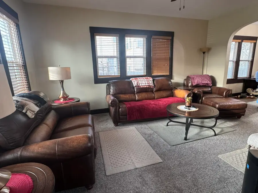 811 S Washington Street, Aberdeen, SD 57401 - #3