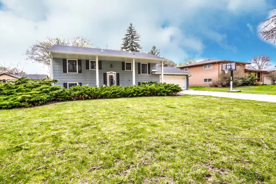 1231 N Kline Street, Aberdeen, SD 57401 - #2