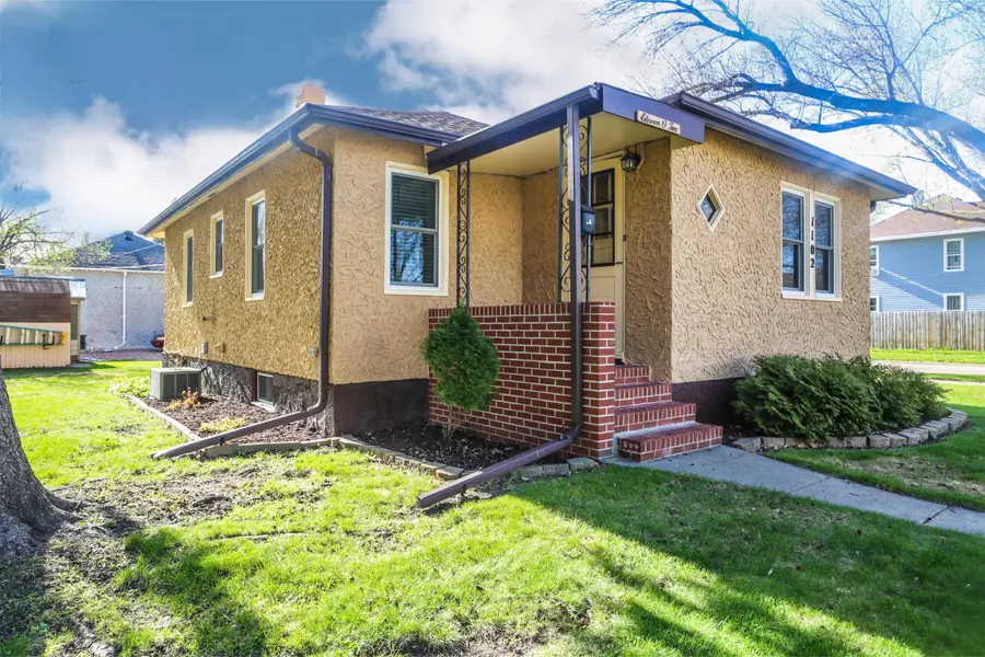1102 S Jay Street, Aberdeen, SD 57401 - #2