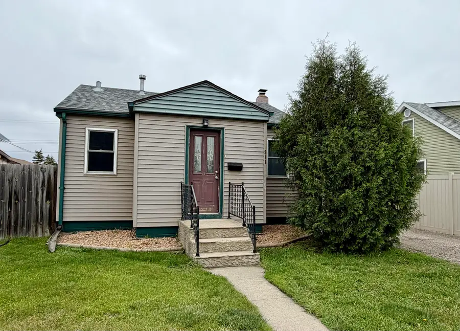 911 S 9th Street, Aberdeen, SD 57401 - #2