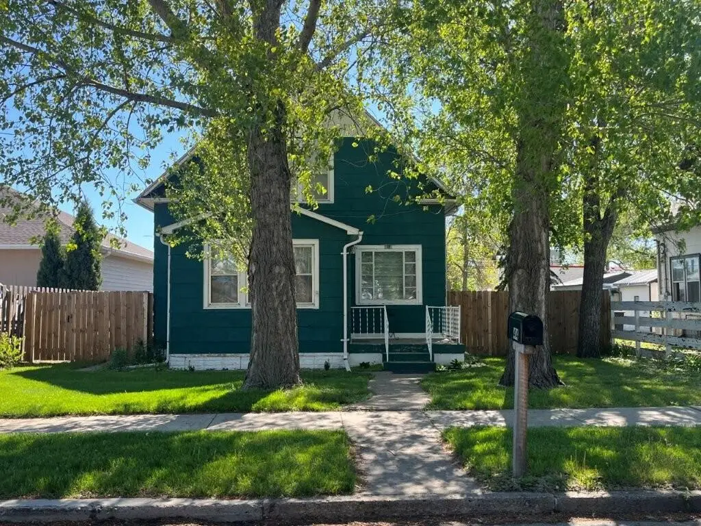 414 W 2nd Avenue, Mobridge, SD 57601 - #1