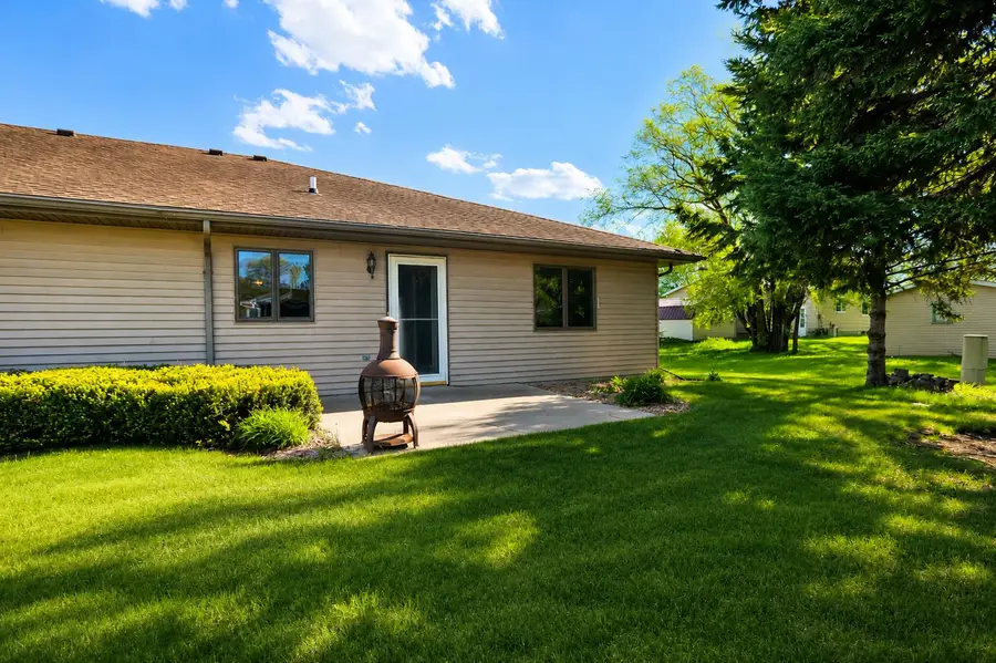 2517 SE 4th Avenue, Aberdeen, SD 57401 - #2
