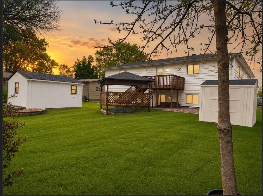 1512 1/2 S 5th Street, Aberdeen, SD 57401 - #2