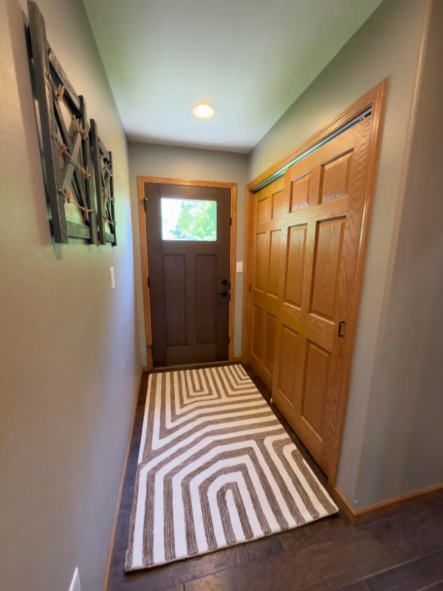 814 S Park Street, Aberdeen, SD 57401 - #2