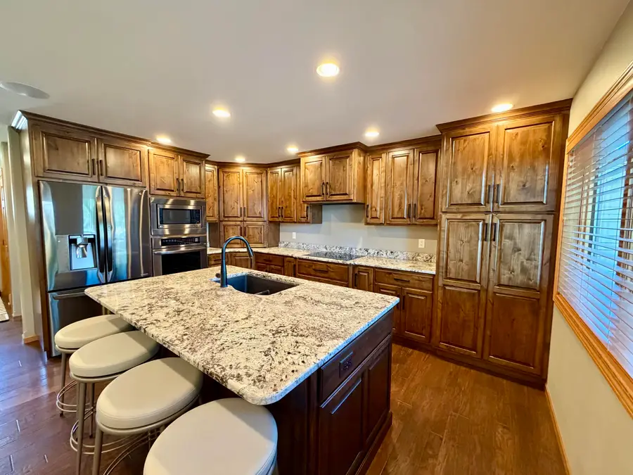 814 S Park Street, Aberdeen, SD 57401 - #3