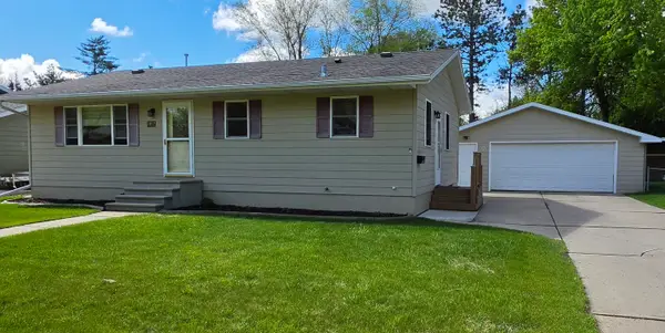 1012 NE 11th Avenue, Aberdeen, SD 57401