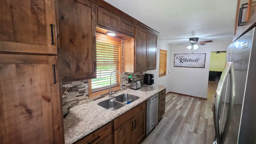 1012 NE 11th Avenue, Aberdeen, SD 57401 - #2