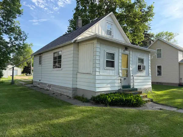 818 NE 3rd Avenue, Aberdeen, SD 57401